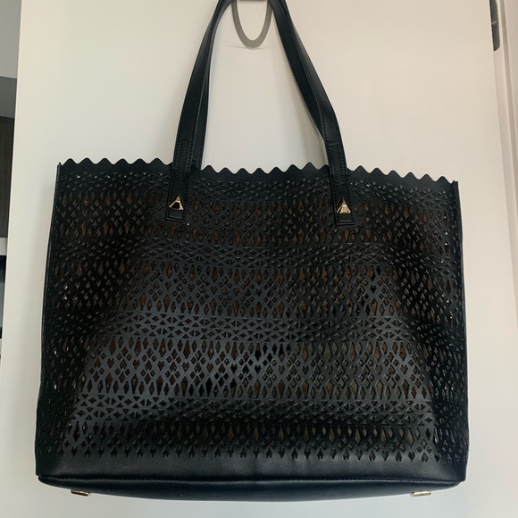 Stella & Dot Handbags - Stella and dot Avalon tote - black